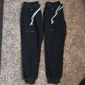 Black Fig Cargo Scrub Pant.